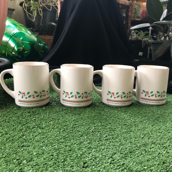 Arby’s 1987 Christmas Collection Coffee Mug Set - Picture 10 of 10